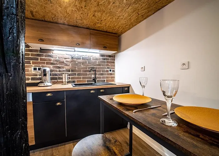 Le Petit Macaron Industriel Hyper Centre Insolites