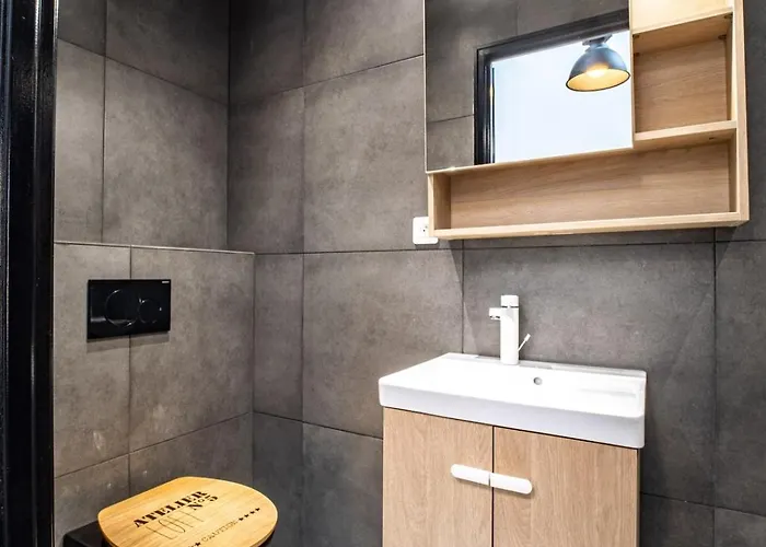 Le Petit Macaron Industriel Hyper Centre Insolites